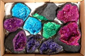 Dyed pre-cut Geodes