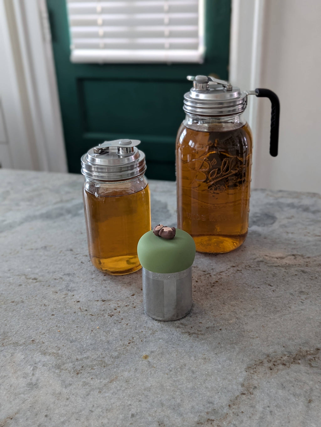 Otter | Large Floating Tea Steeper