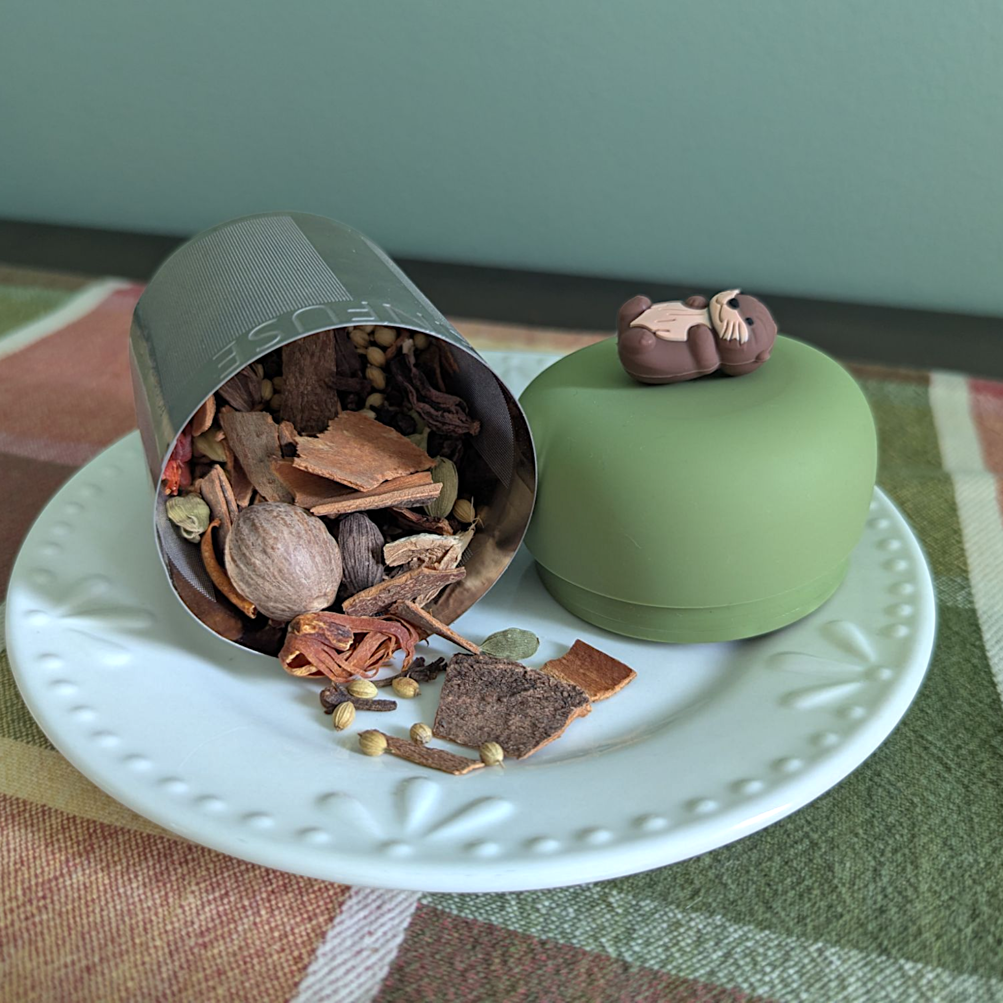 Otter | Large Floating Tea Steeper