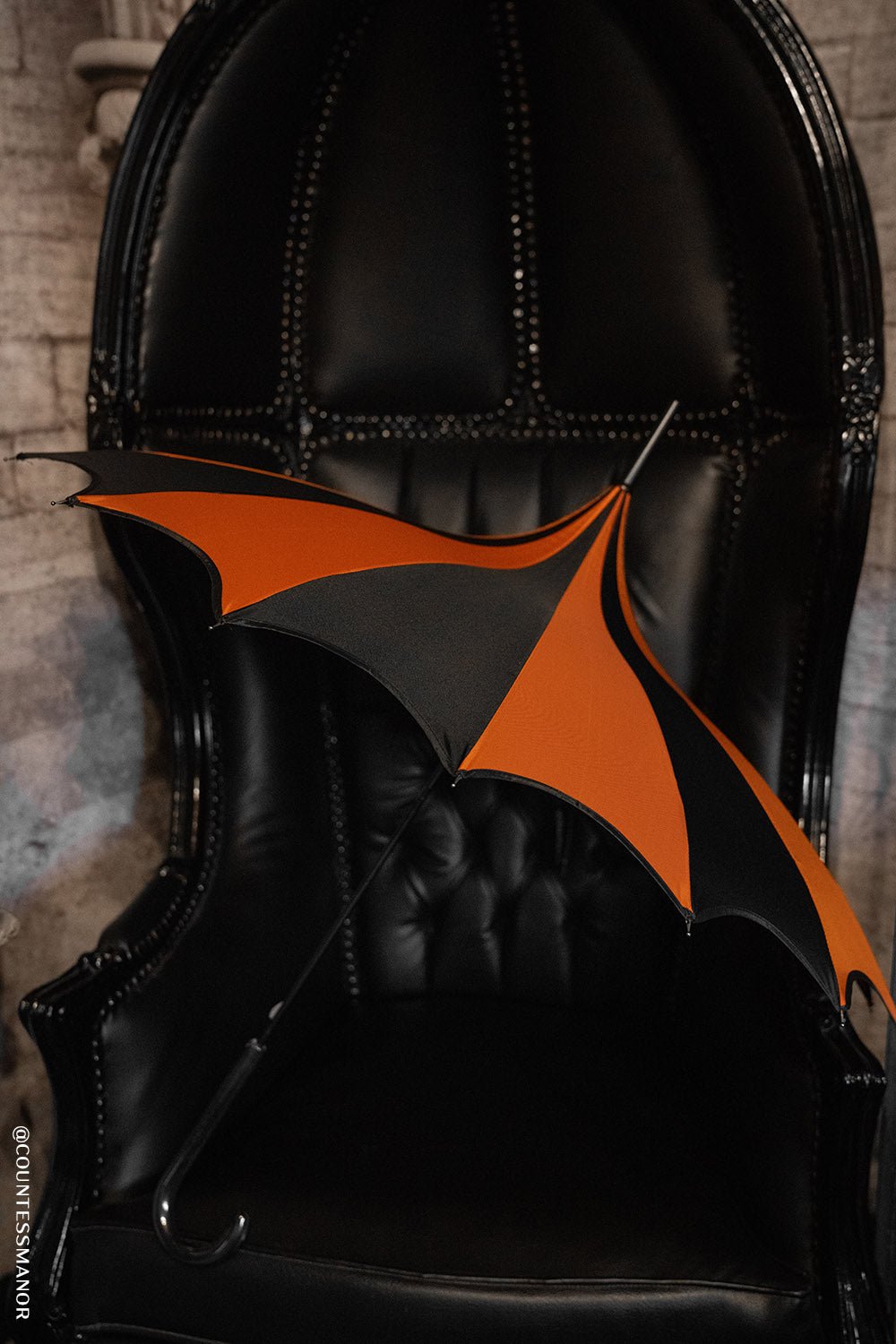 Halloween Batwing Pagoda Umbrella [BLACK/ORANGE STRIPED]